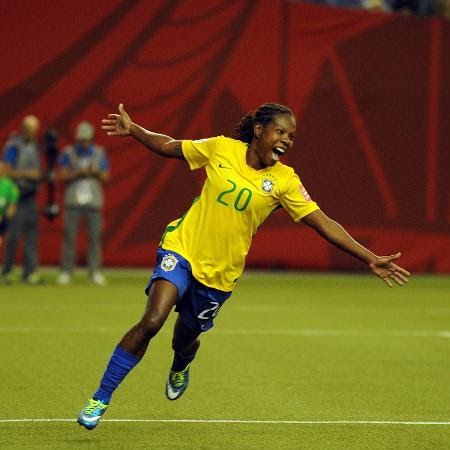 Formiga bate recorde no Brasil e na história do futebol ...