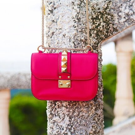 While you can never have too many handbags (and shoes), here are the top 5 purses that every woman 'must' own! 