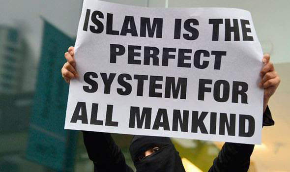 Anjem Choudary, Brick Lane Protest, London, Brick Lane, Whitechapel, London, Lee Rigby, 7/7, Terrorist, Hate Preacher, Muslim, EDL, Sharia Law