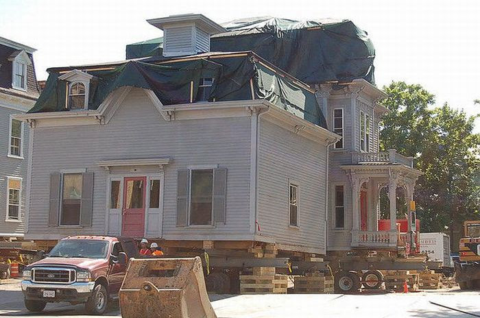 Big Houses Transportation (26 pics)
