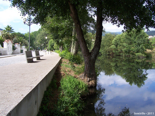 Vila de Góis - Rua à beira rio