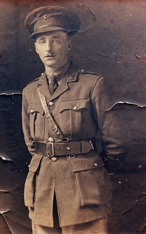 Captain Tilden Thompson flew a two-seater spotter plane low over German lines as a decoy to lure Baron Manfred Von Richthofen into a trap