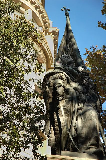 Rafael Casanova Statue: Catalan Sculptural Realism