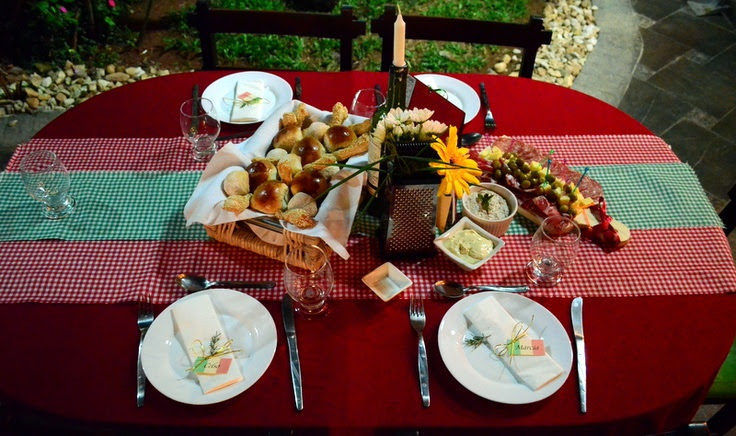 Italian Dinner Table Decoration