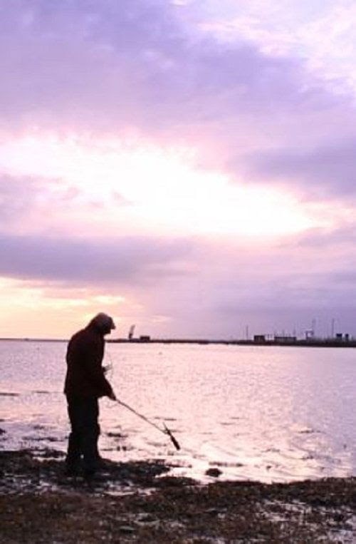 مشاهدة فيلم Tides: A History of Lives and Dreams Lost and Found ​(some
broken) 2016 مترجم