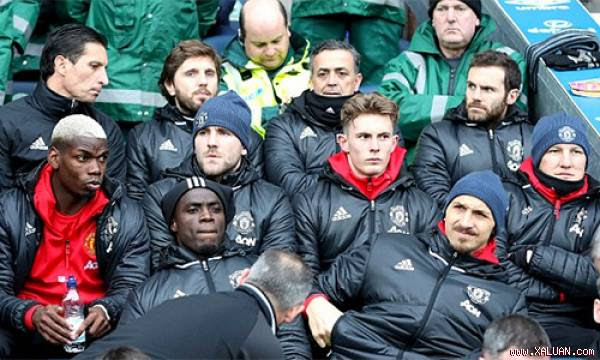Dàn sao đắt giá của Man Utd xuất phát từ ghế dự bị. Ảnh: Reuters.