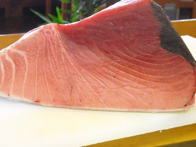 生の本鮪 ほんまぐろ の血合い