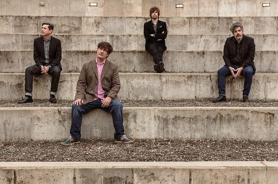 The Mountain Goats シンガーソングライター ノヴェリストのジョン ダーニエル率いるザ マウンテン ゴーツの新作が完成 オーウェン パレット ファイナル ファンタジー アーケイド ファイア他 のプロデュースによる17枚目のアルバム イン リーグ ウィズ