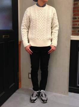 ユニーク白 セーター 着こなし ファッショントレンドについて