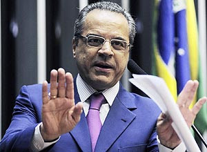 Henrique Alves, favorito na disputa à presidência da Câmara