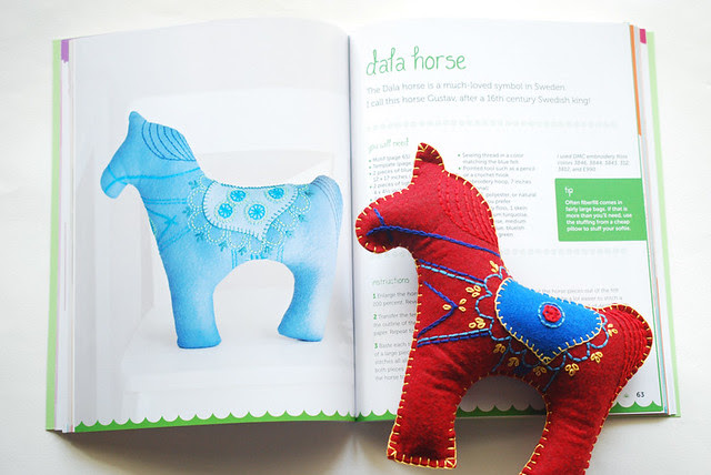 Stitched Blooms Book Review