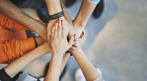 4 Dicas Para Empreendedores Que Querem Deixar Amigos E Negocios A Parte Pequenas Empresas Grandes Negocios Dia A Dia
