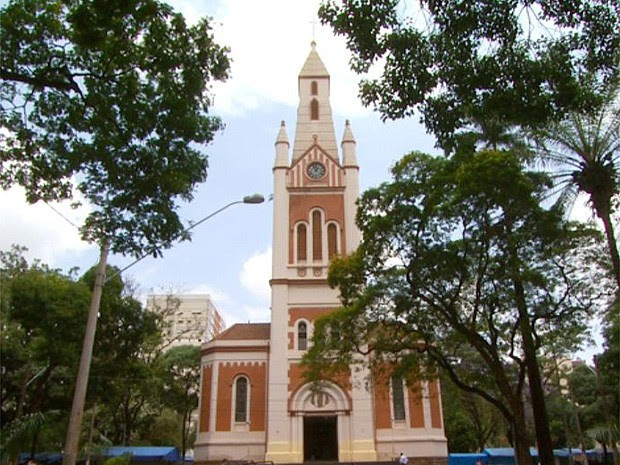 Após furtos, catedral de Ribeirão Preto deve receber câmeras de segurança (Foto: Reprodução/EPTV)