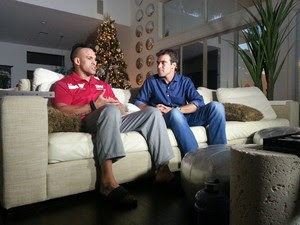 Thiago Asmar e Vitor Belfort em entrevista nos Estados Unidos (Foto: Priscila Carvalho)