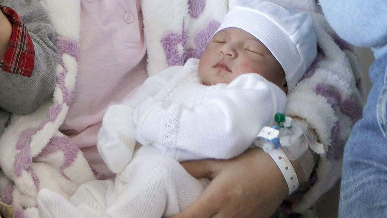 Diana, el primer bebé del 2012 - RTVE.es