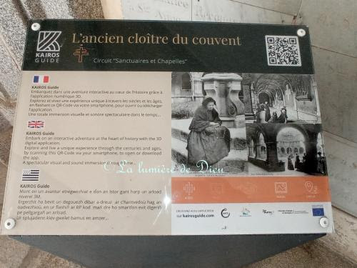 Sainte-Anne d'Auray, le cloître et le chemin de croix