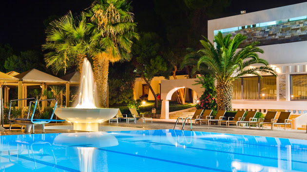 swimming pool - Home Design Lover
