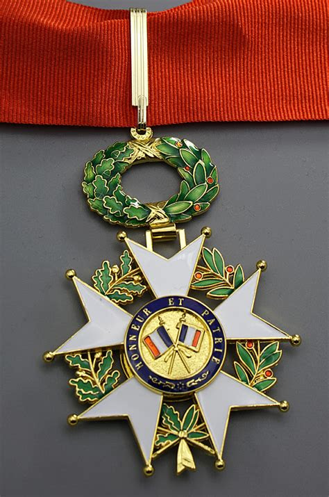 In best name necklace we strive for the best quality, best design, at the best prices. High Quality French Legion of Honour(Commander Class),3rd