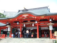 お宮参り 歩いてゆく