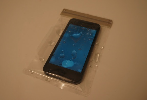 Seriaの100円スマホ防水ケースにiphoneを入れて風呂で使ってみたら スベスベだった