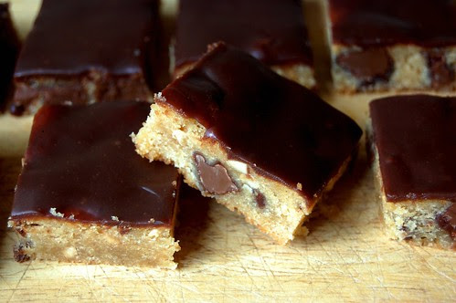 peanut butter blondies 