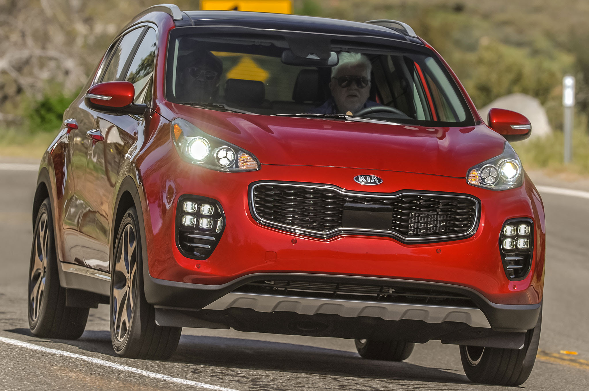 2017 Kia Sportage front view in motion 04