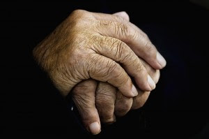 CONAPAM alerta casos de violencia contra adultos mayores. Foto con fines ilustrativos.