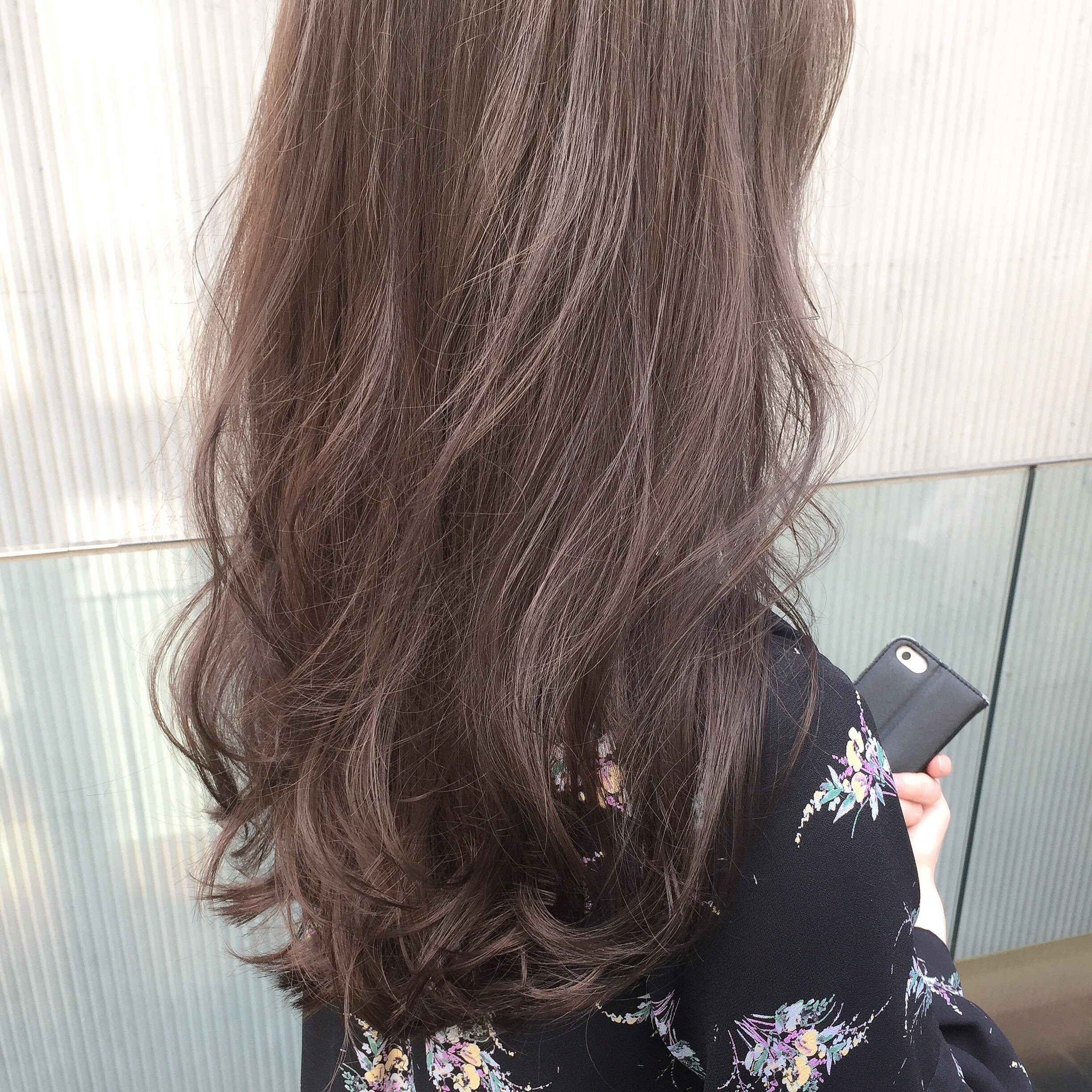 退色が早い 黄色味が出てしまう方には ブラウングレージュ 表参道の美容室 美容院 グローブス The Globes