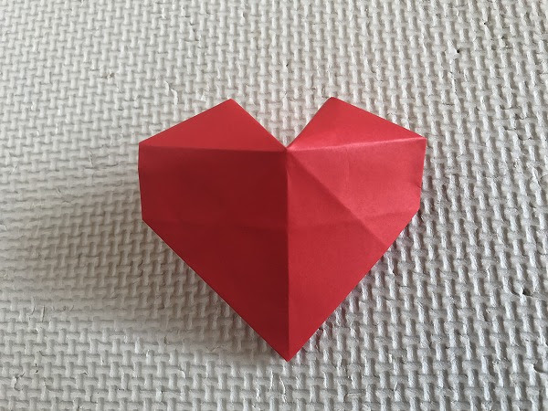 バレンタイン折り紙創作 箱にもなる 立体的なハートの作り方 ガムシャラナ子育て