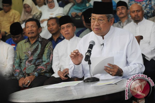 Buka Bersama Partai Demokrat - Foto ANTARA News