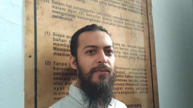 Jalankan Sunnah Nabi, Artis Berdarah Arab Ini Tak Pernah Memotong Jenggotnya Sedikit Pun