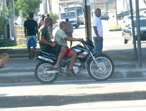 adriano moto  (Foto: Globoesporte.com)