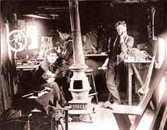 mooney_warthers_first_knife_shop