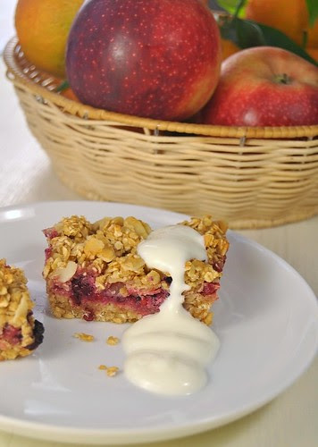 Apple Berry Toffee Crumble