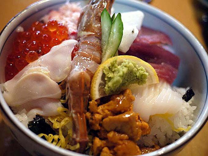 丼いっぱいの日本海グルメ 今すぐ鳥取に行って食べたい海鮮丼ベスト５ 鳥取県 Lineトラベルjp 旅行ガイド