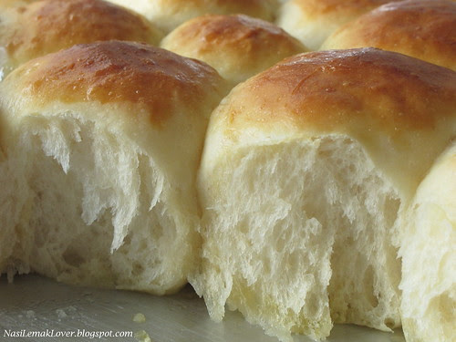 Roti Paun (Little butter buns)