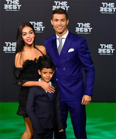 cristiano-ronaldo-muon-co-bay-con