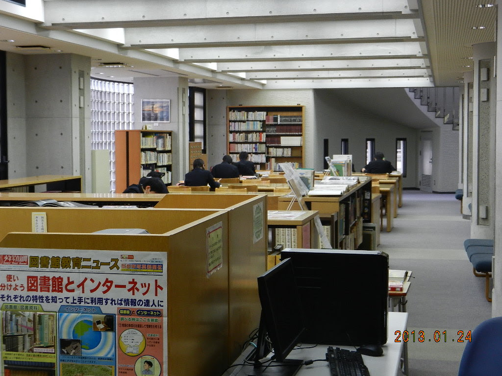 インナーテラスからの風景 図書館 チュータ日誌