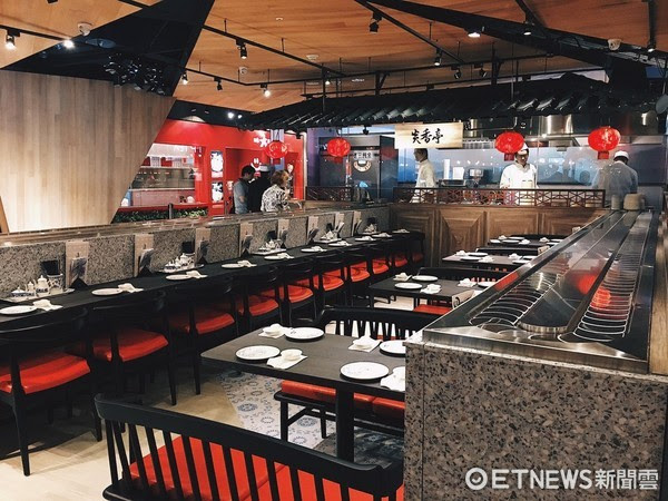 ▲全台首家迴轉港點炎香亭開幕。(圖/勤美 誠品綠園道提供)