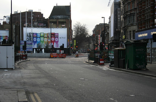 Tottenham Court Road por IanVisits.