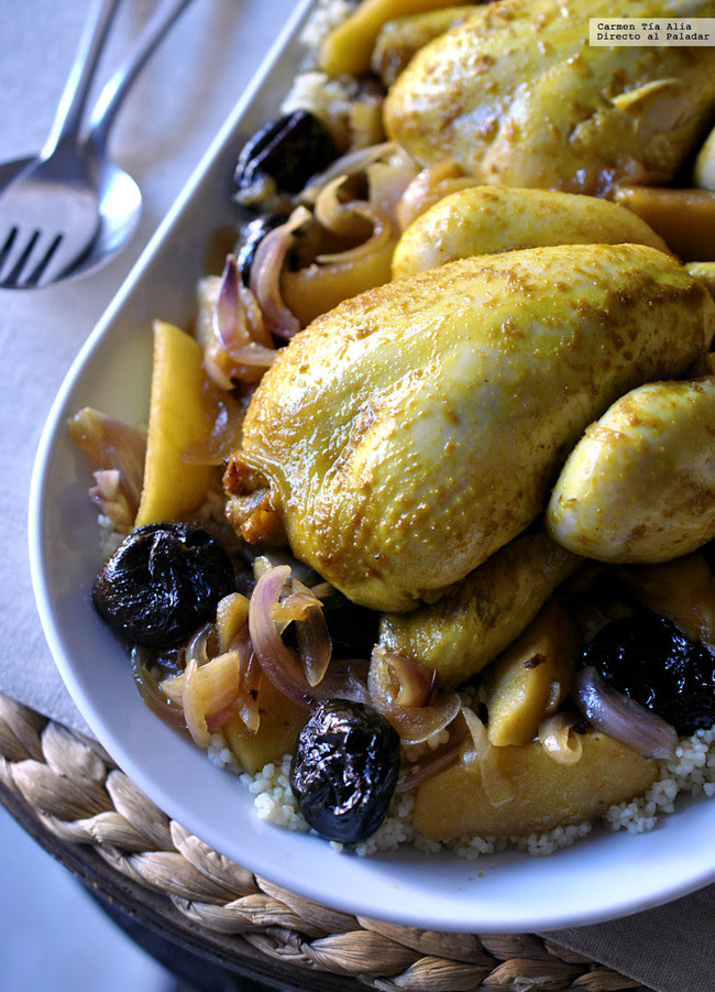 Picantones al curry con manzana ciruelas y miel