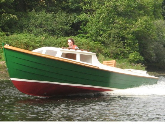 Small Runabout plans for concealed outboard motor?