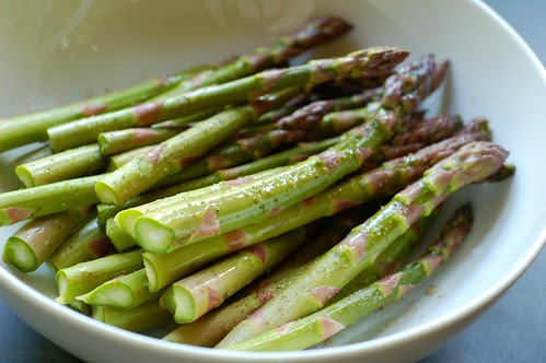 Parmesan Garlic Grilled Asparagus by Eve Fox, the Garden of Eating blog, copyright 2013