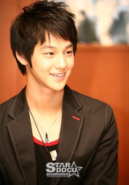 Kim Bum Clean Layered hairstyle for guys