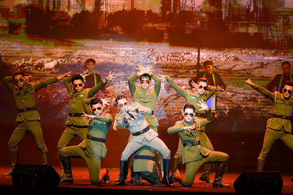 dam-vinh-hung-thon-thuc-song-ca-voi-ho-ngoc-ha-6