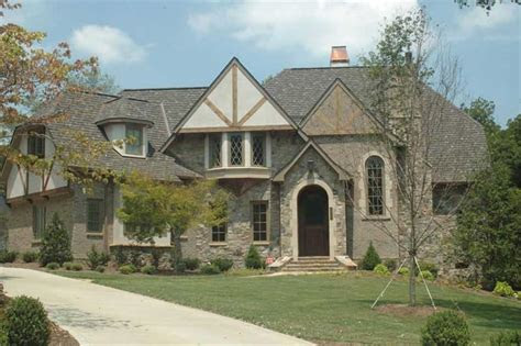 There are several web sites which will assist you in designing your floor plan. European House Plan - 4 Bedrms, 4.5 Baths - 5796 Sq Ft