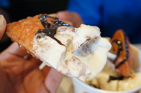 いちごパイとソフトクリームがハイブリッドしたマクドナルドの新作 いちごパイアラモード を食べてみました スイーツレポーターちひろのおいしいスイーツセレクション