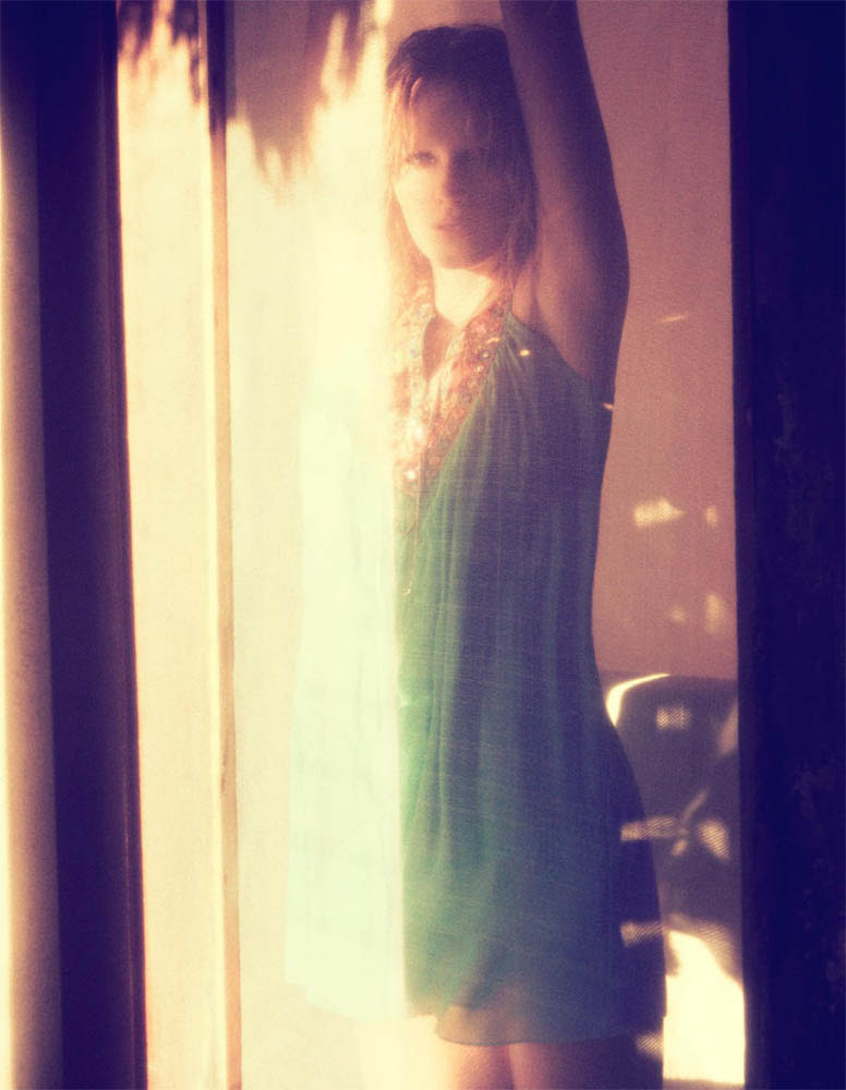 annehm7 'The Sun is Here' featuring Anne V