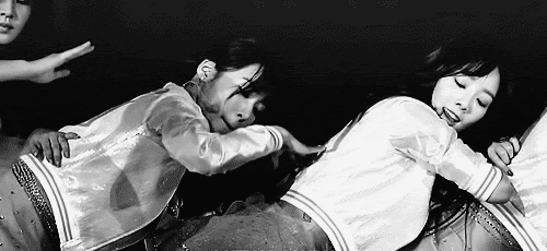  photo tumblr_mwgv4ovpsq1qhy8f9o1_500_zps57545df8.gif