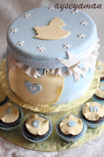 Baby Shower Gift Box Cake